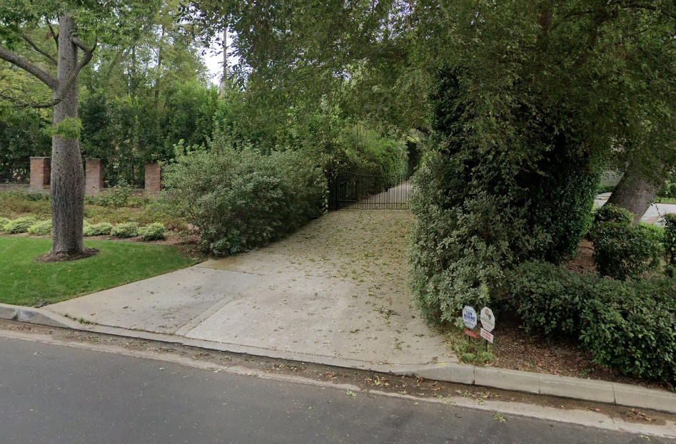 Street view of Meryl Streep's Pasadena home.