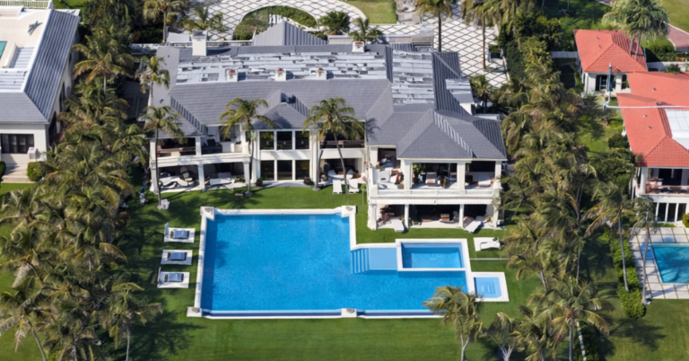 An aerial view of Tony Robbins Manalapan home