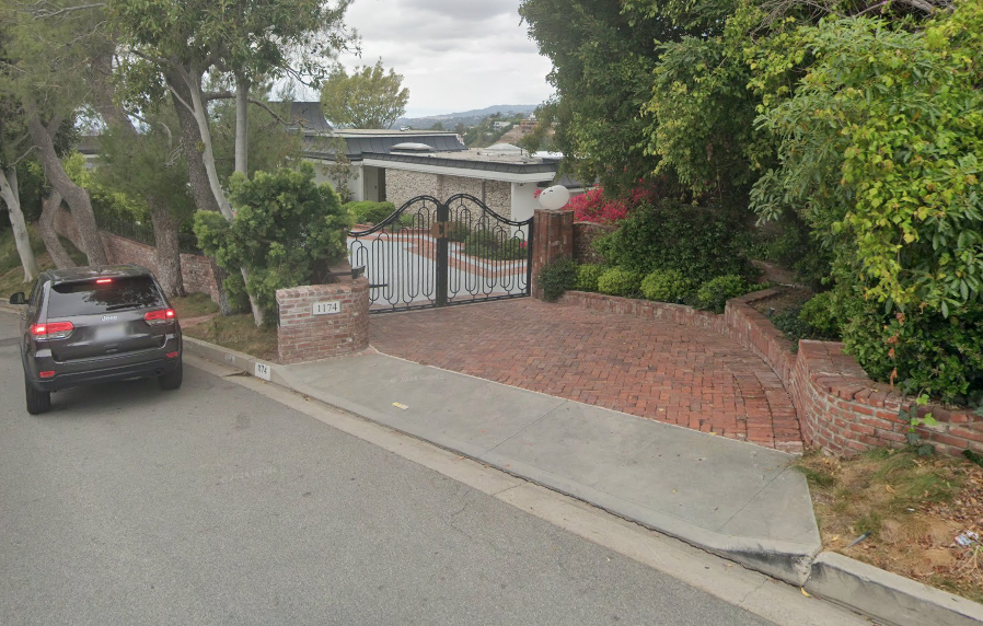 Street view of Elvis Presley's former LA home.