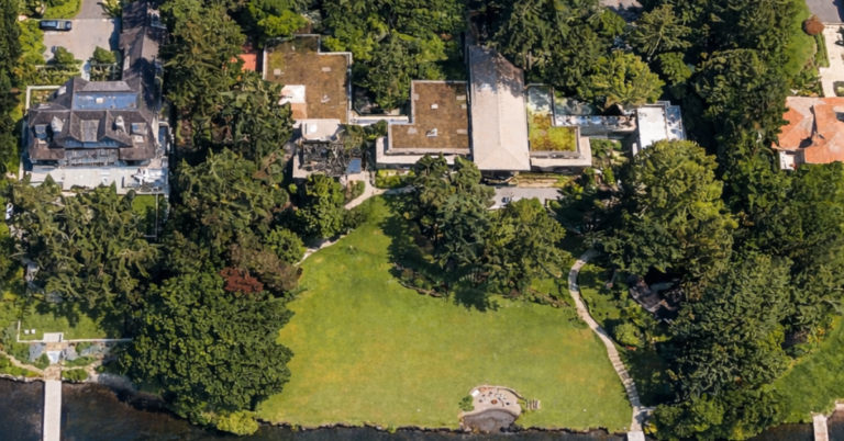 An aerial view of Jeff Bezos's Seattle Mansion which sold for $63 million.
