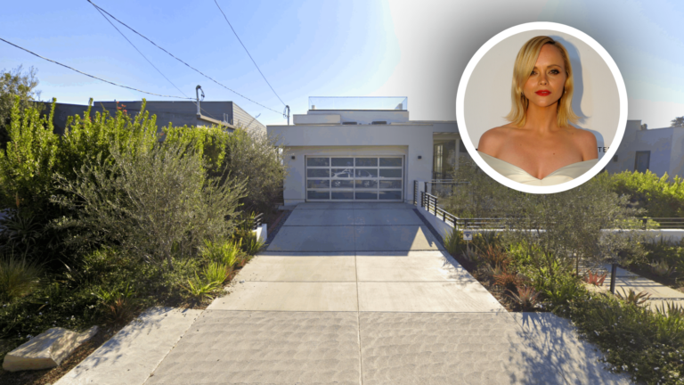 Street view of Christina Ricci's LA house she sold.