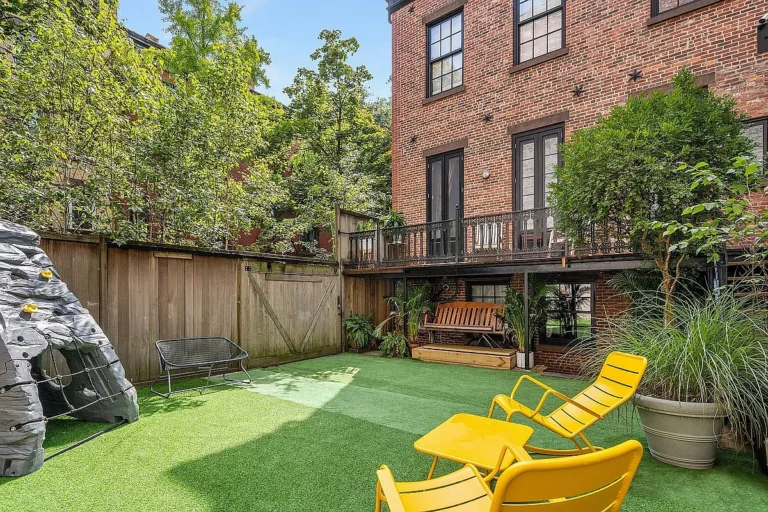 Rear view of Amy Schumer's Brooklyn Townhouse that sold for $11 million