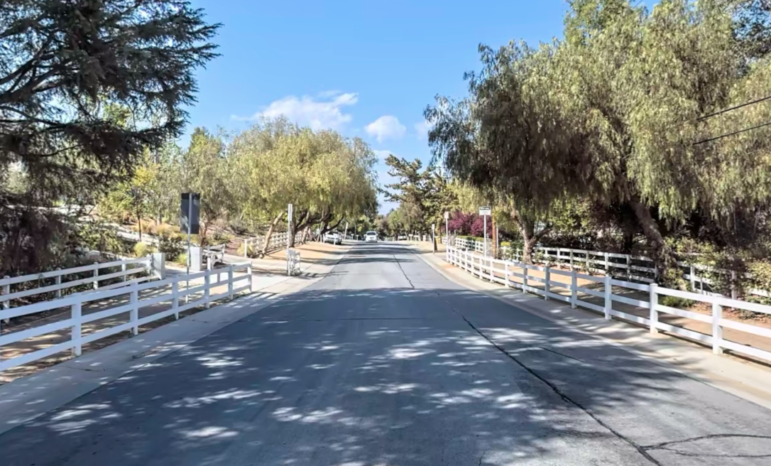 Entrance to Matthew Stafford's former Hidden Hills homes neighborhood.