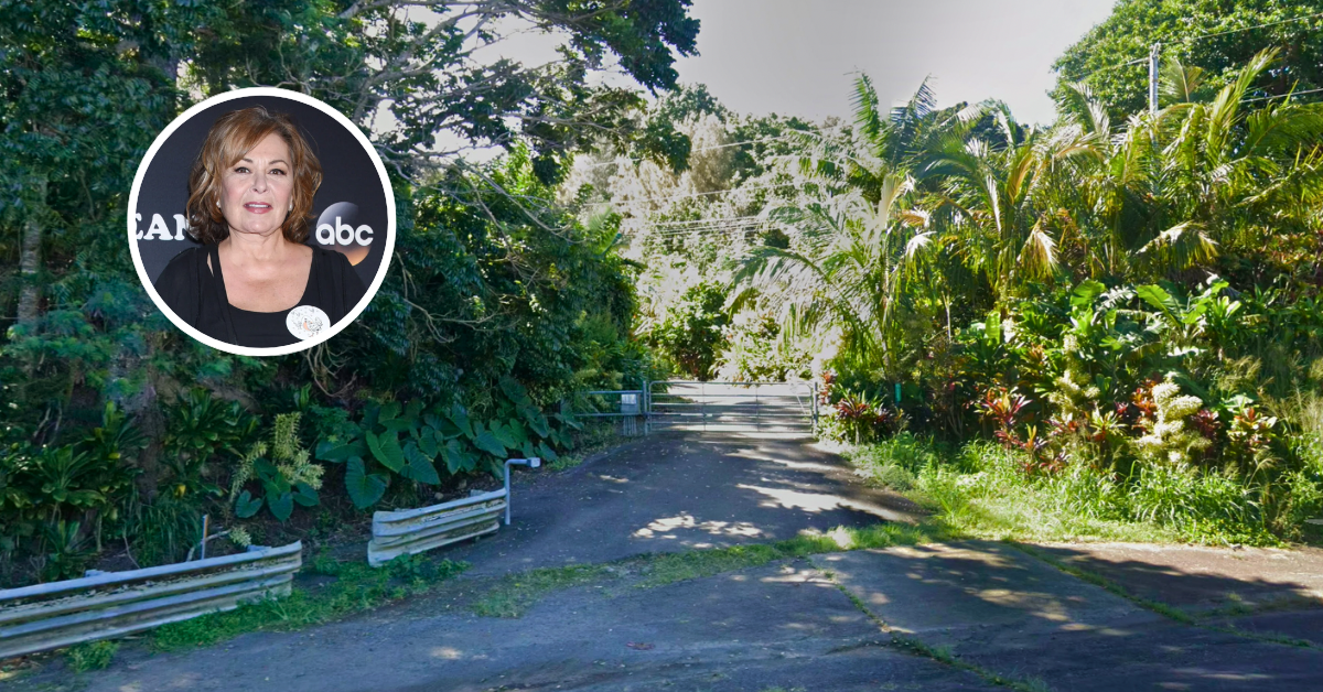 Street entrance to Roseanne Barr's Hawaii ranch she sold.