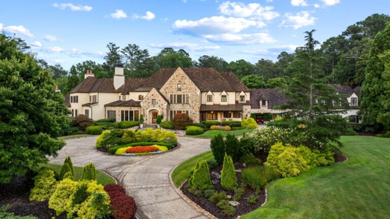 Dwayne “The Rock” Johnson Loses $3 Million On Georgia Estate