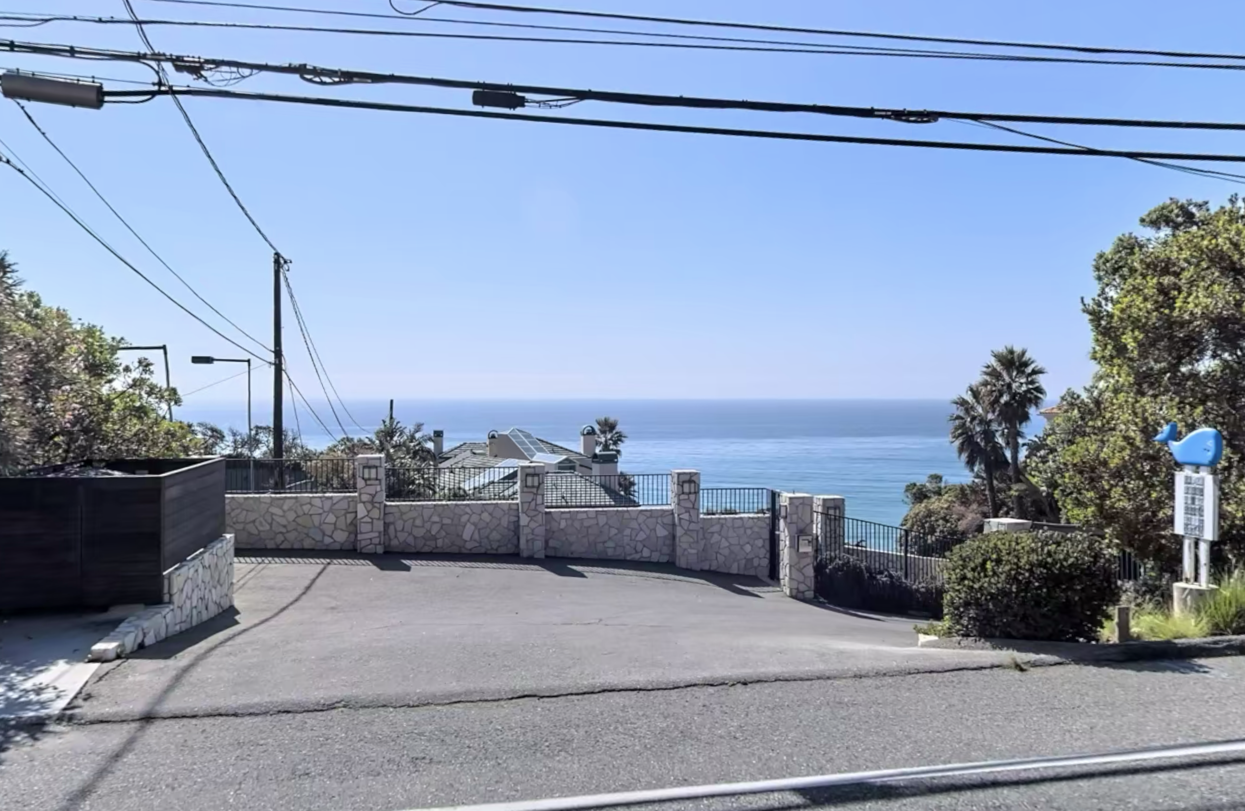 Street view of Leonardo DiCaprio's Malibu Beach House
