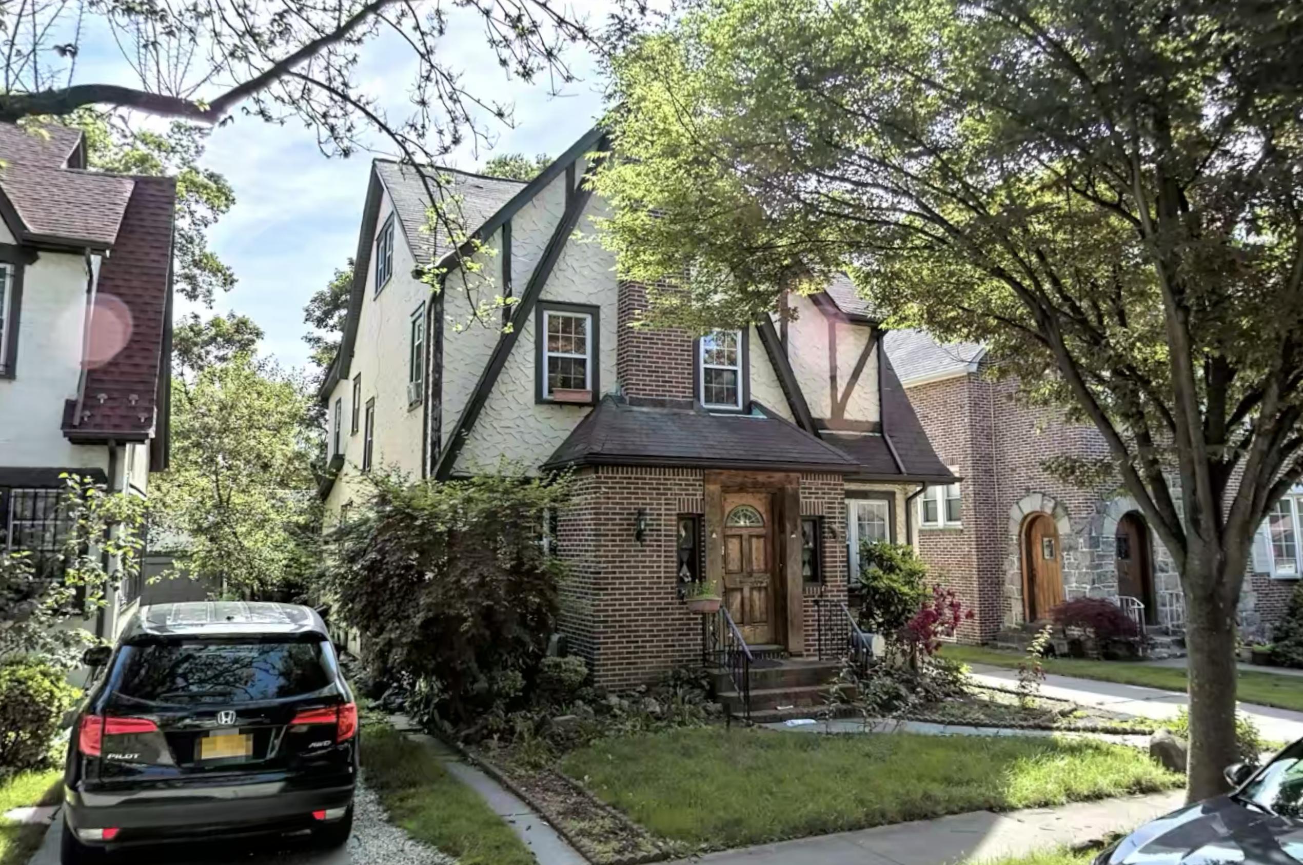 A street view look at Donald Trump's childhood home