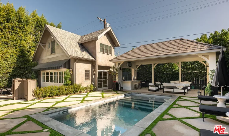 Joe Jonas’s Former LA Home Lists For $4 Million