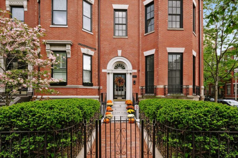 The front courtyard of Steve Pagliuca's Boston townhouse that sold for $11.5 million.