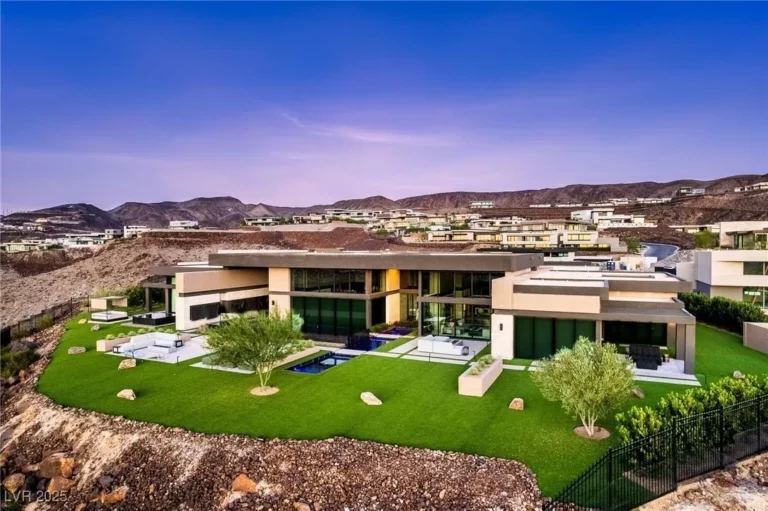 Oscar De La Hoya’s $19.5 Million Las Vegas Mansion