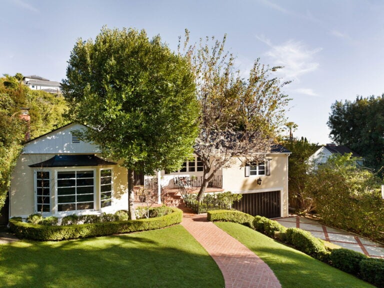 The front of Estelle Getty’s Former Los Angeles Home.