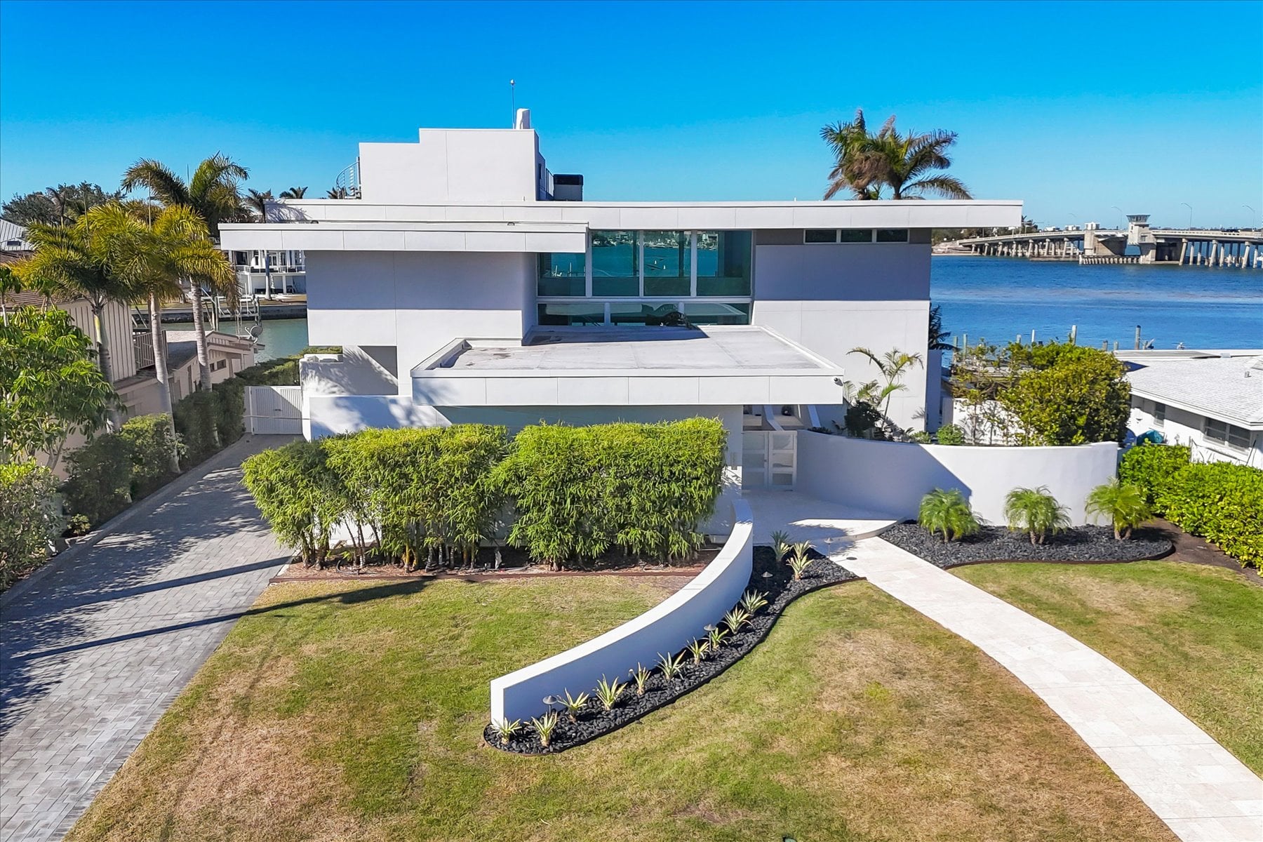 Front exterior of Stu Cook's former Florida Home