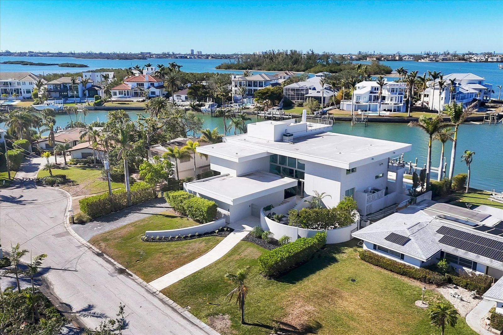Front exterior of Stu Cook's former Florida Home.
