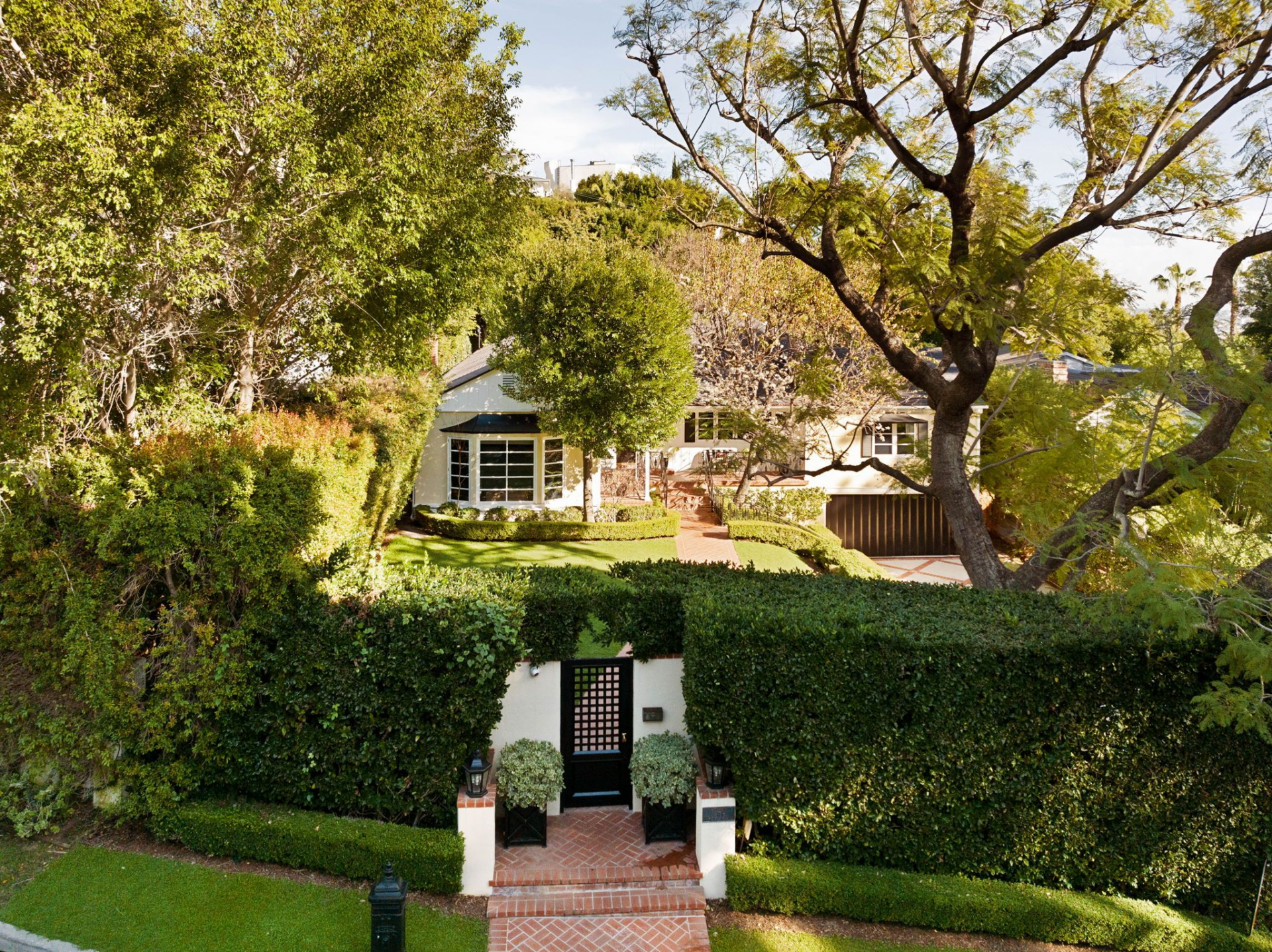 Front entrance to Estelle Getty’s Former Los Angeles Home.