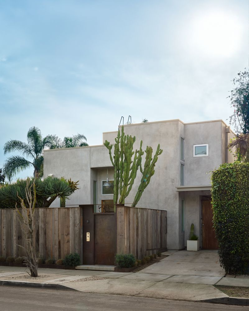 Street view of Leanne Ford's Los Angeles Home.
