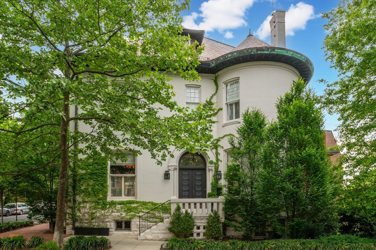 Street view of Chris Hughes Washington D.C. Mansion.