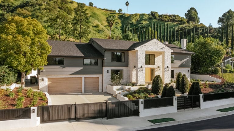 Street view of Ali's House in 'The Karate Kid'.