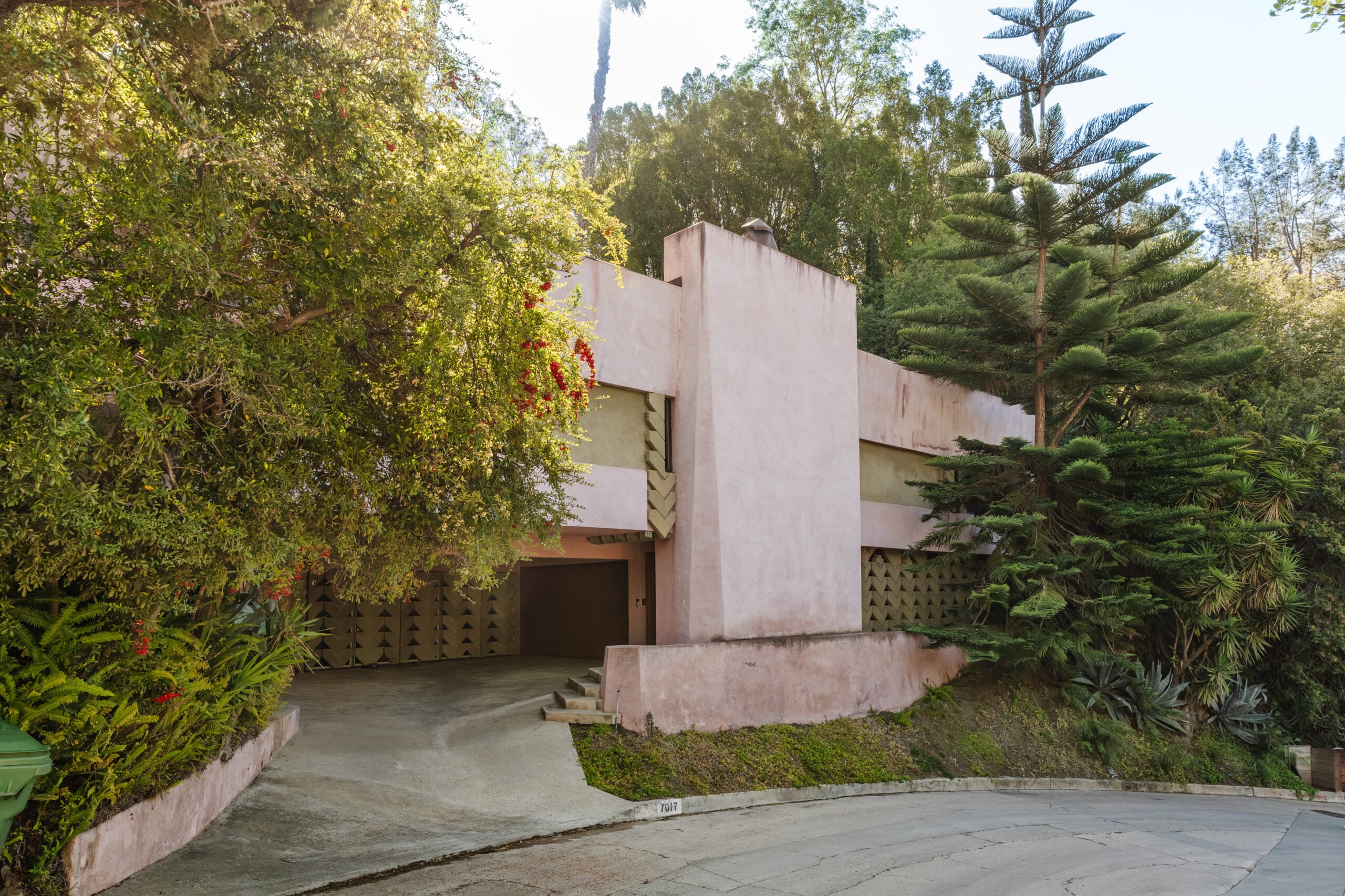 Street view of the Beverly Johnson House.