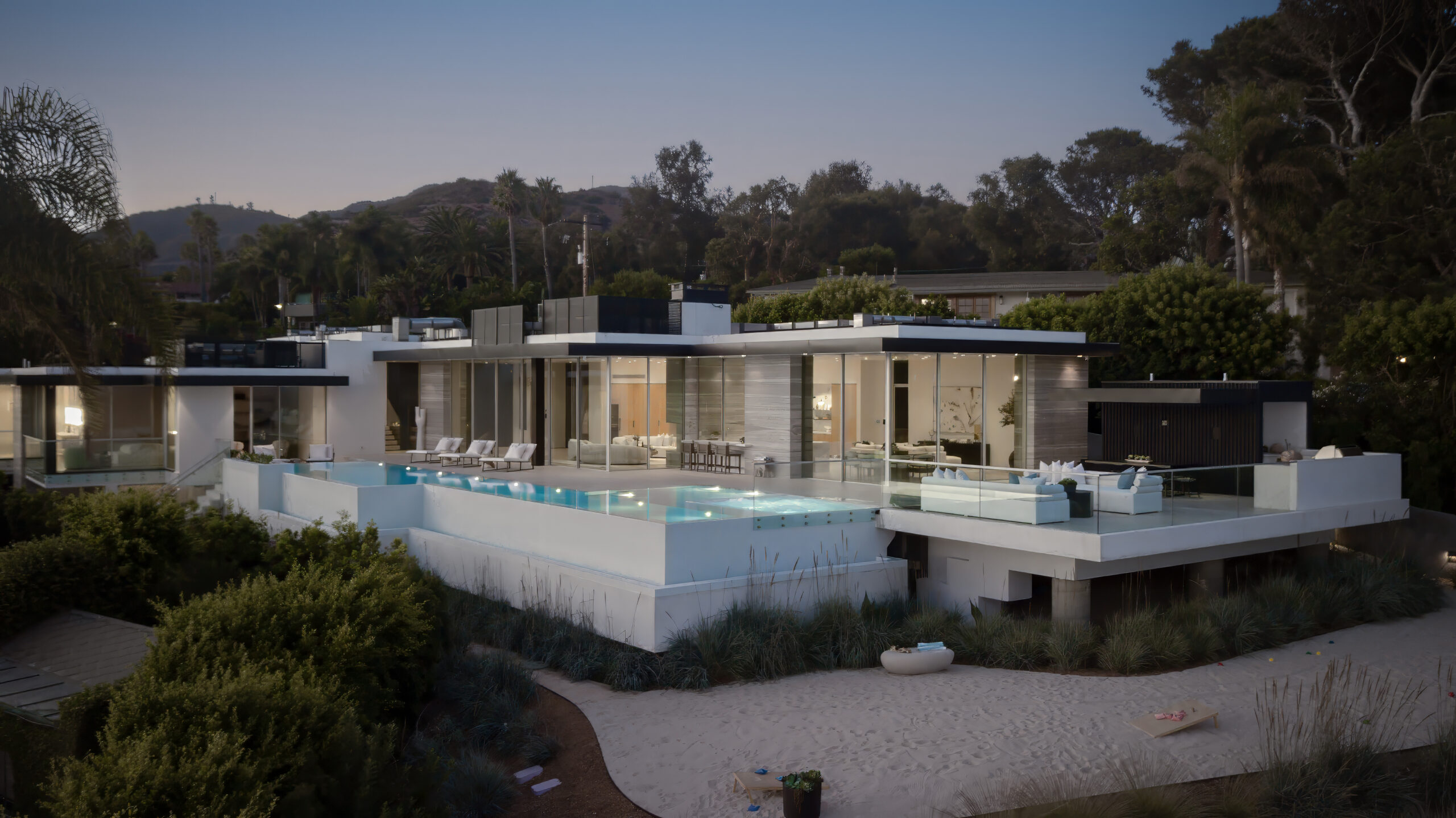 Backyard of Hunter Pence's Malibu Home