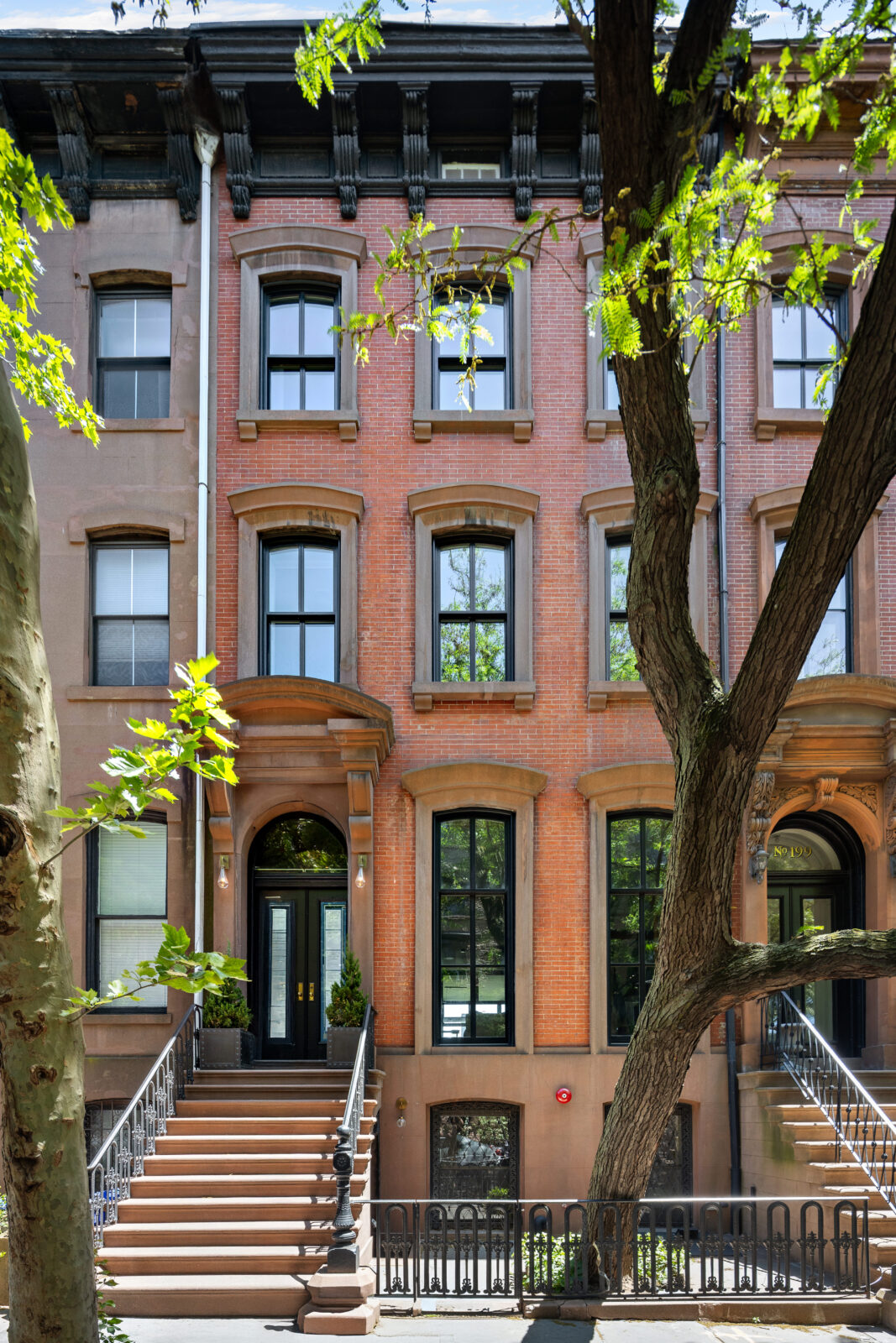 Street view of Gary Ross's Brooklyn townhouse.