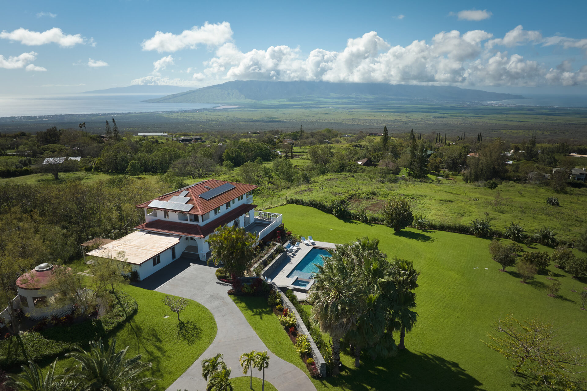 Aerial view of Jessica Stam's Hawaii estate.