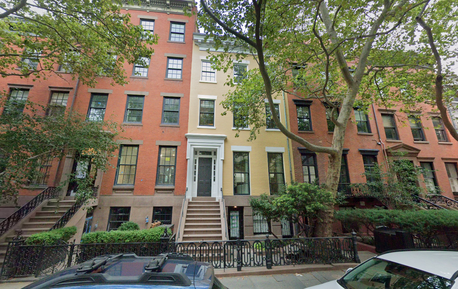 Street view of Pink's New York Townhouse.