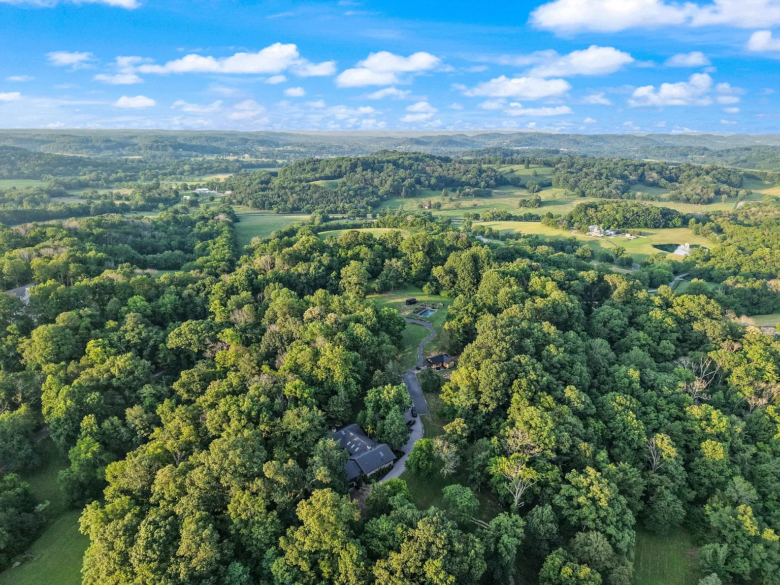 Aerial view of Stephen Dorff's Tennessee estate.