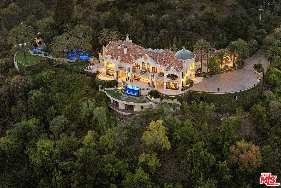 Aerial view of Jeff Franklin's Beverly Hills mansion.