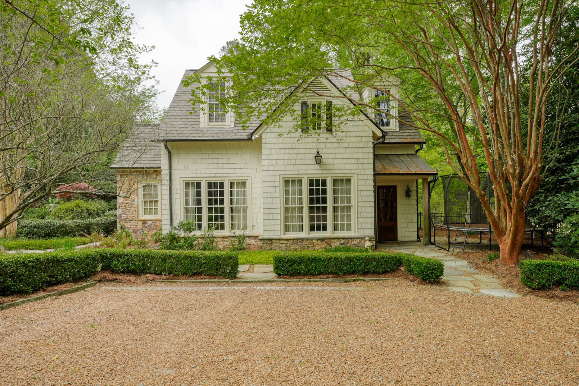 The detached guest house.