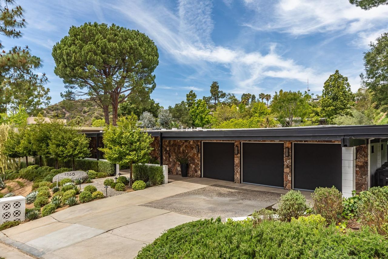 Street view of David Cooley's Beverly Hills house.