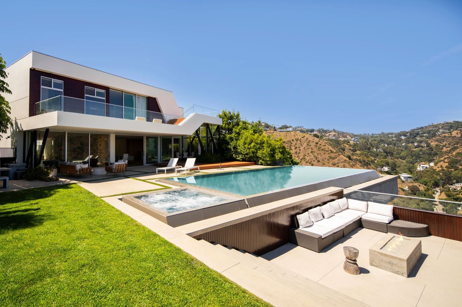 Jeremy Piven's Hollywood Hills Home.