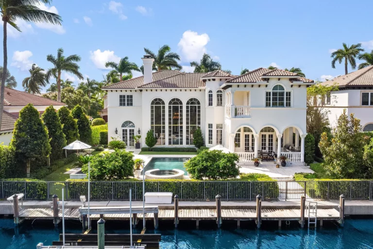 Backside of Wayne Gretzky's North Palm Beach house.