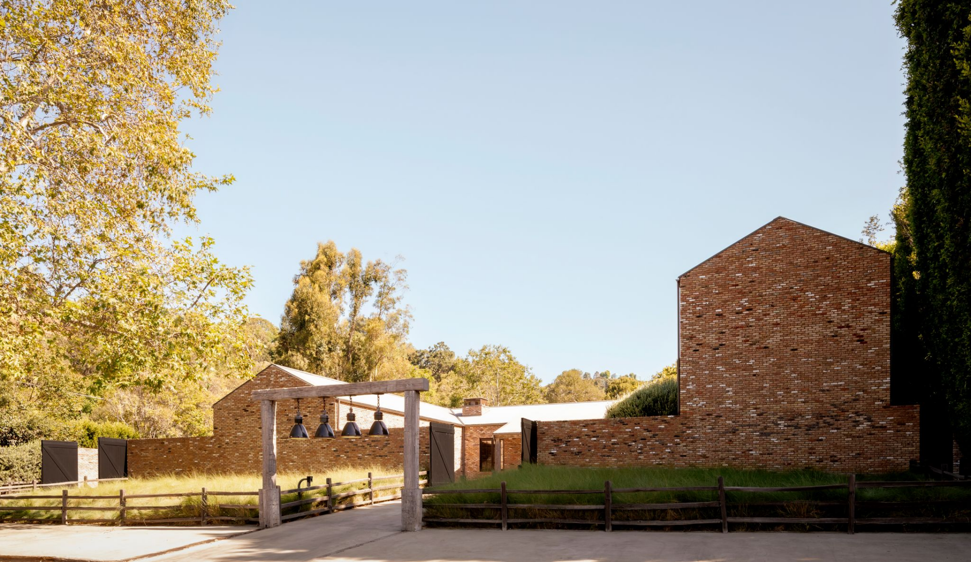 Street view of Diane Keaton's final LA home.