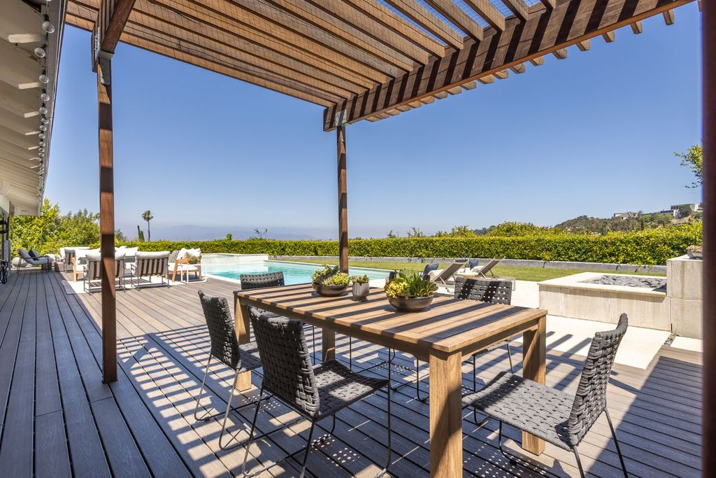 Pergola covered dining area.