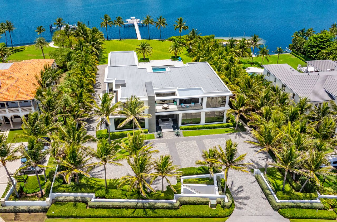 Aerial view of Gabe Newell's Manalapan estate.