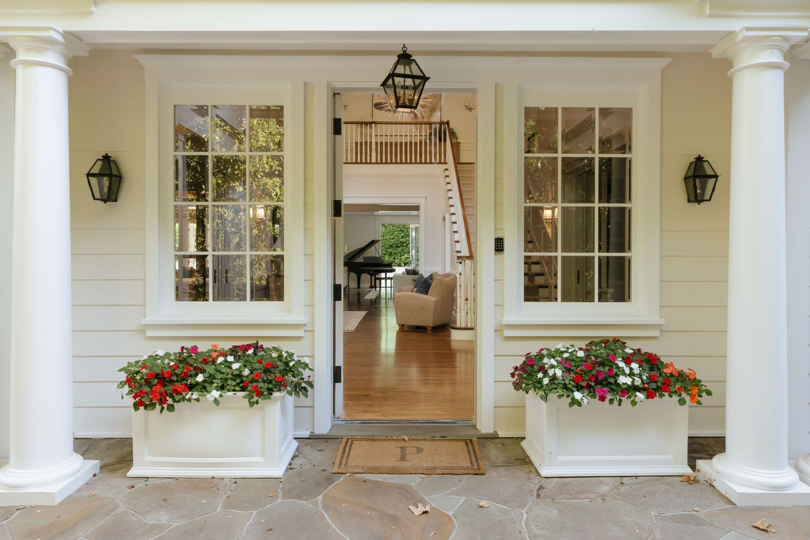 Front Entrance to Sarah Michelle Gellar and Freddie Prinze Jr.'s family home.