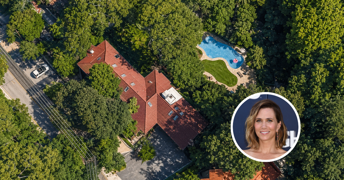 Aerial view of Kristen Wiig's Pasadena home.