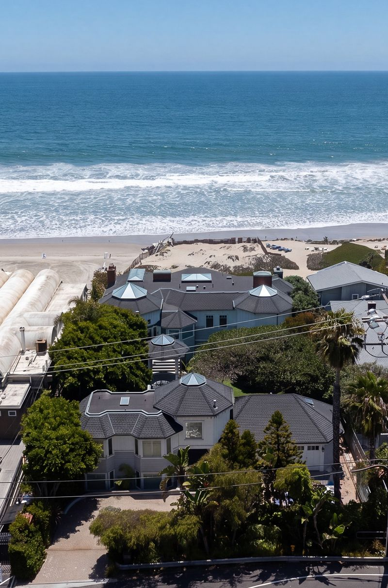 Aerial view of the Hannah Montana Malibu house.