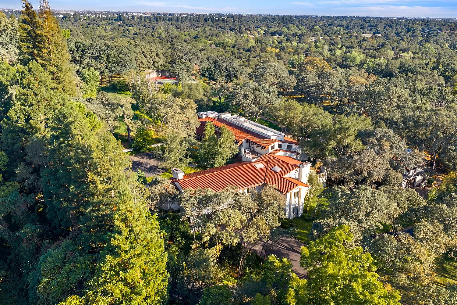 Aerial view of Gavin Newsom's Fair Oaks estate.