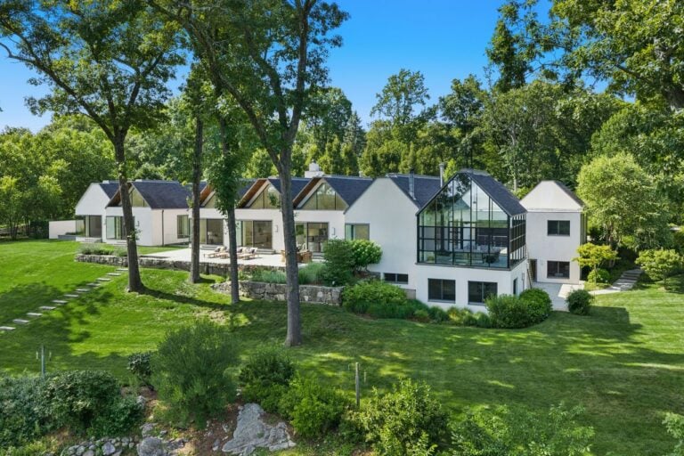 Rob Zombie's former Connecticut mansion.