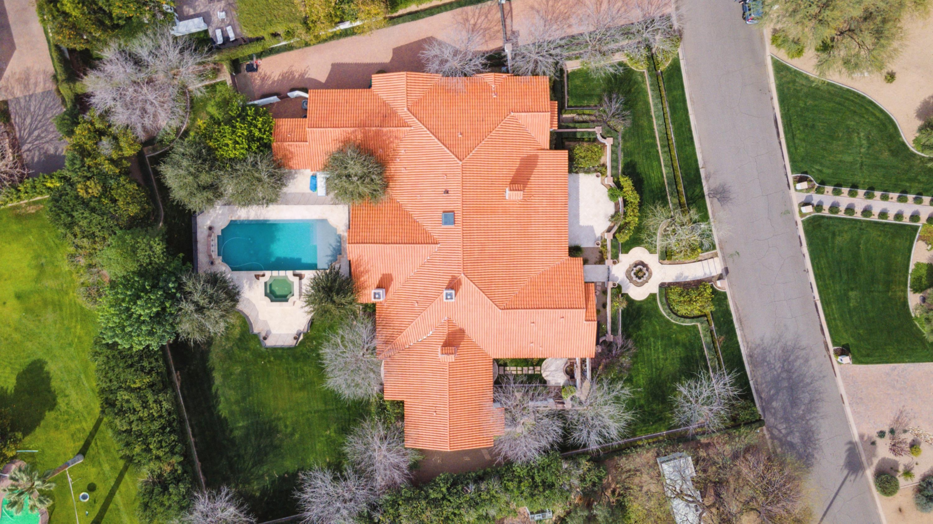 Aerial view of Michael Phelps's former Arizona mansion.