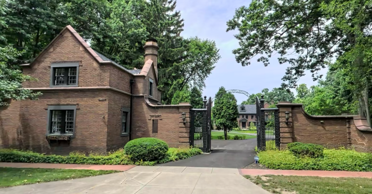 Aerial view of Travis Kelce's new Lake Erie mansion.