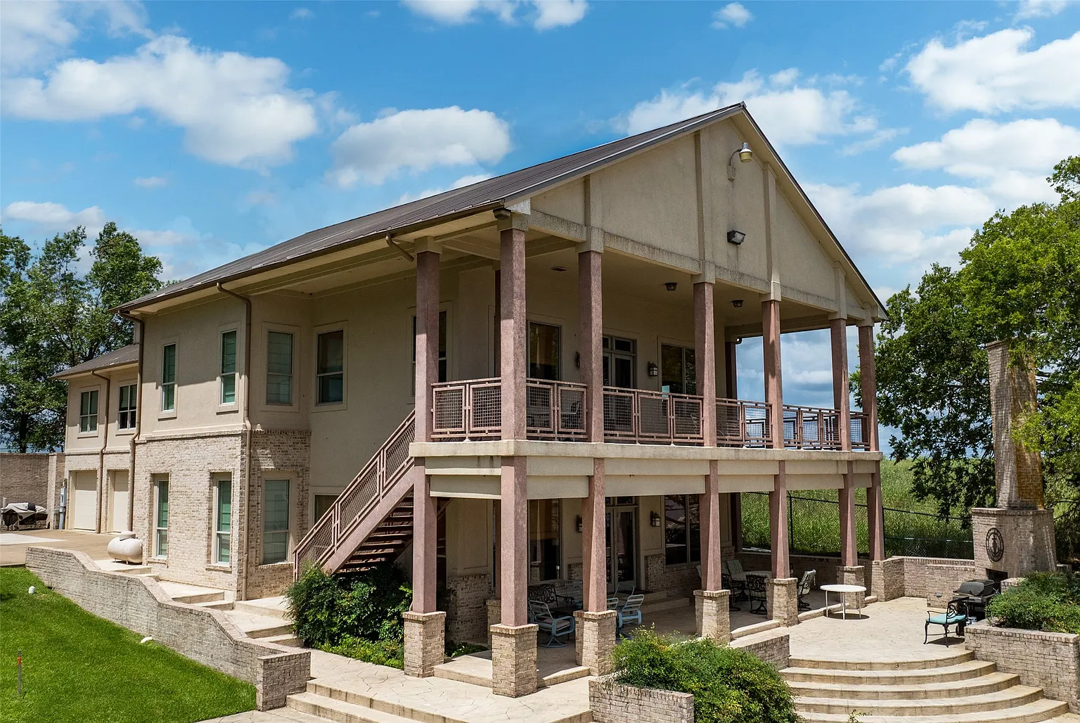 4,762-square-foot main residence