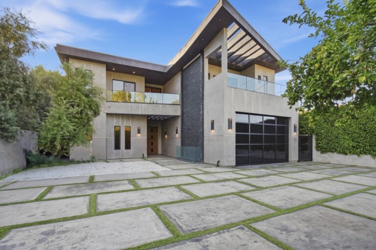 Front entrance to Dennis Schroder's SoCal home.