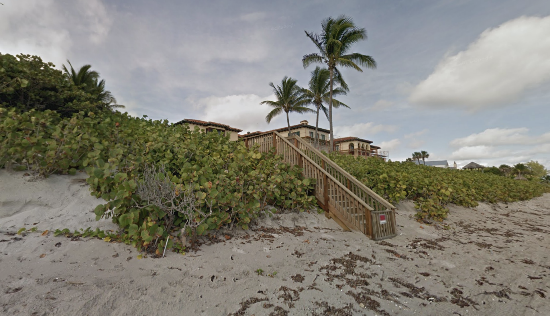 Staircase from Larry Ellison's North Palm Beach estate to the beach.
