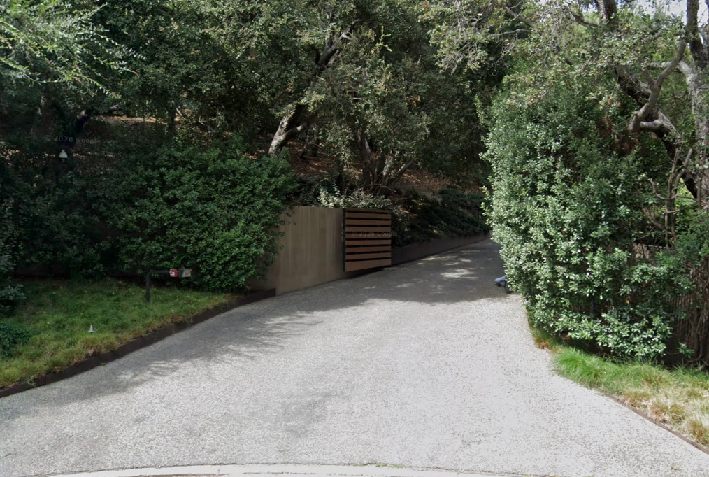 Street view of Steven Spielberg's Equestrian Ranch.